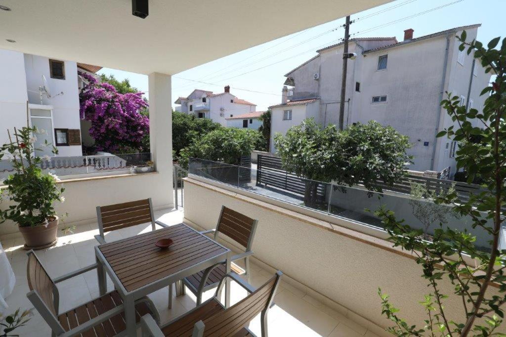 Smil'E Apartments Vodice Exteriér fotografie